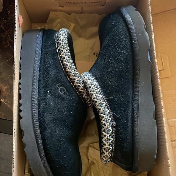 Kids Uggs gently used taking any reasonable offers must go - Picture 6 of 6